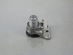 Ножка на бок шкафа Integrato G Italiana Ferramenta с регулятором высоты 25 мм с шипами