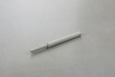 Виштовхувач для фасадів K-Push врізний Italiana Ferramenta з ходом відштовх. 36мм з магнітом