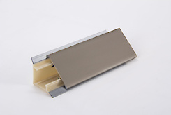 Отбортовка вставка алюмінієва H=30мм L=4200мм коньяк