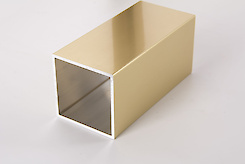 Труба квадратна алюмінієва пустотіла 45х45х2мм золото поліроване
