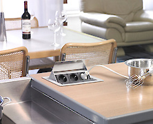 Вбудована розетка GTV горизонтальна на 3 вилки, алюміній (вбудований подовжувач)