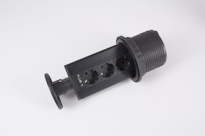 Вбудована розетка GTV SCHUCKO вертикальна на 3 вилки D 100 чорна ( вбудований подовжувач )