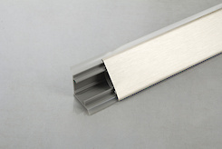 Отбортовка пластикова трикутна Scilm під нержавійку H=30мм L=4000мм
