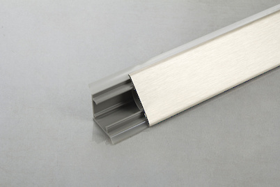 Отбортовка пластикова трикутна Scilm під нержавійку H=30мм L=4000мм